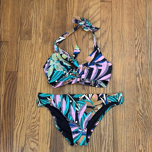 Bar III Bikini Set Keyhole Top Hipster Bottoms size L Hidden Jungle NWT - Picture 2 of 15